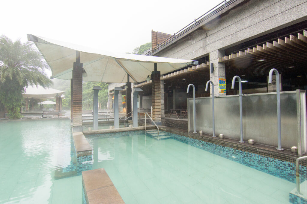 陽明山溫泉旅宿推薦，八煙溫泉會館戶外風呂