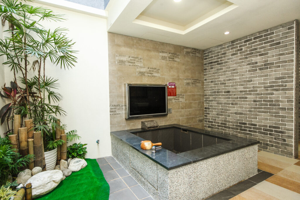 台北國旅卡適用motel推薦，金山萬里-鼎帥溫泉汽車旅館湯屋