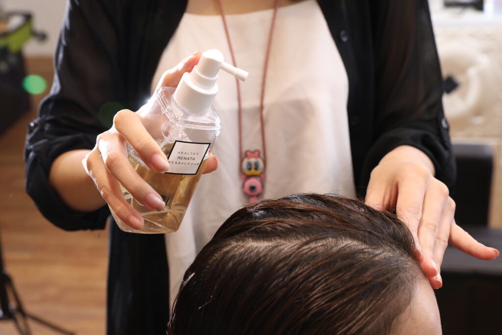 台北護髮髮廊推薦，K+ Hair Designer 昆明店護髮