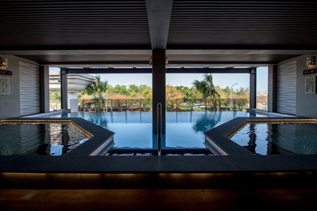 台南閨蜜旅行住宿推薦，沐府海旅MOVE Resort&spaResort&spa游泳池