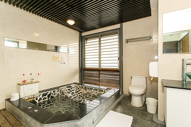 烏來溫泉推薦，淞呂溫泉會館湯屋