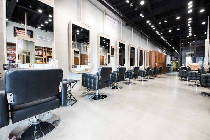 GOMAJI2019美容店家推薦,SDOREE斯朵利專業髮型店內擺設