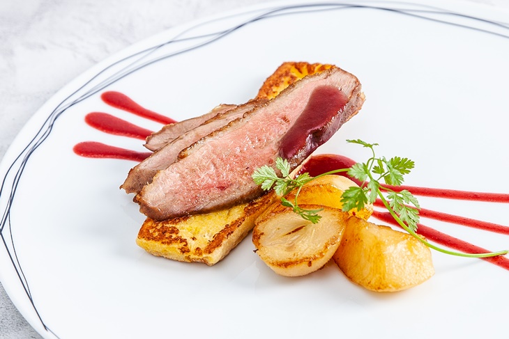 母親節禮物 大餐提案,PURE Cuisine 純 ‧ 法式餐廳煎烤櫻桃鴨胸-野莓肉汁
