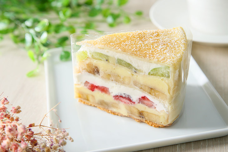 台北 東區甜點 推薦，Patissier Pinede 彼內朵 台北忠孝店 水果千層蛋糕