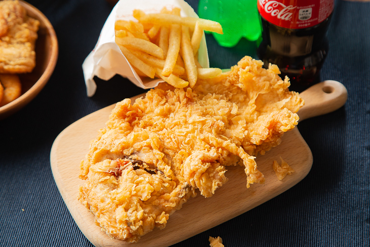  台中小吃 推薦，饒炸美式炸雞紐奧良雞排套餐