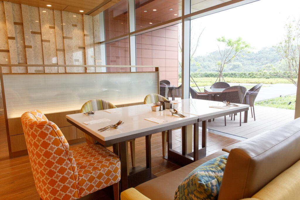 2019熱銷餐廳推薦,台北六福萬怡解店敘日全日餐廳用餐空間