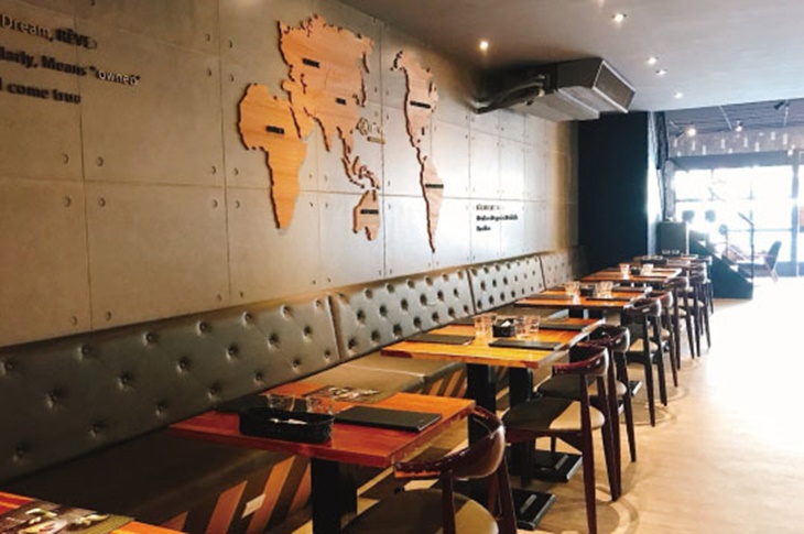 2019高雄餐廳熱銷推薦,黑浮咖啡用餐空間