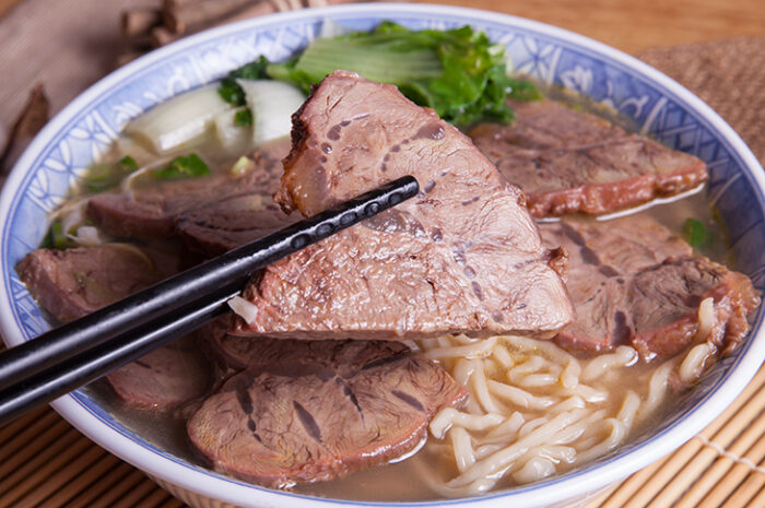 大同區 美食推薦,健康麵食館的清燉牛肉麵