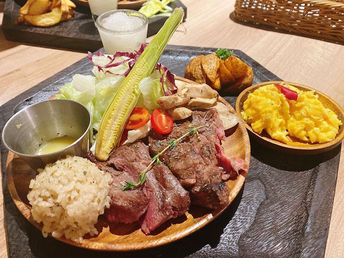 高雄巨蛋美食
