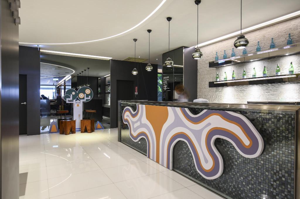 飯店優惠 ：超值星期三飯店推薦－新驛旅店台中車站店大廳