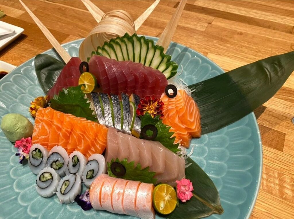 饗食天堂 生魚片與壽司