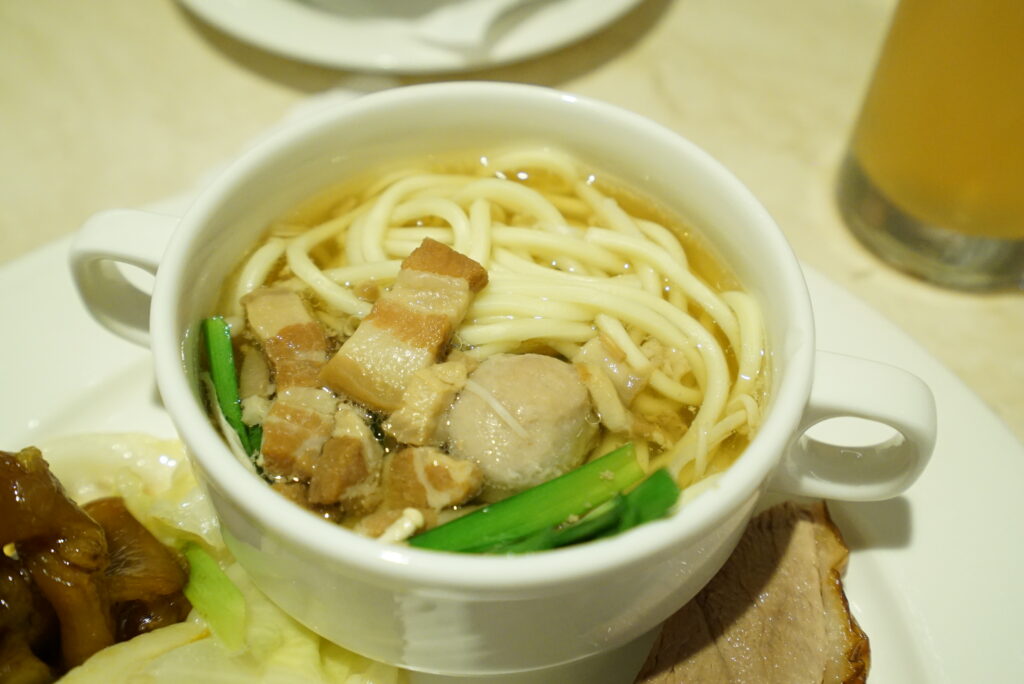 台北富信大飯店 樂廚自助餐廳 擔仔麵
