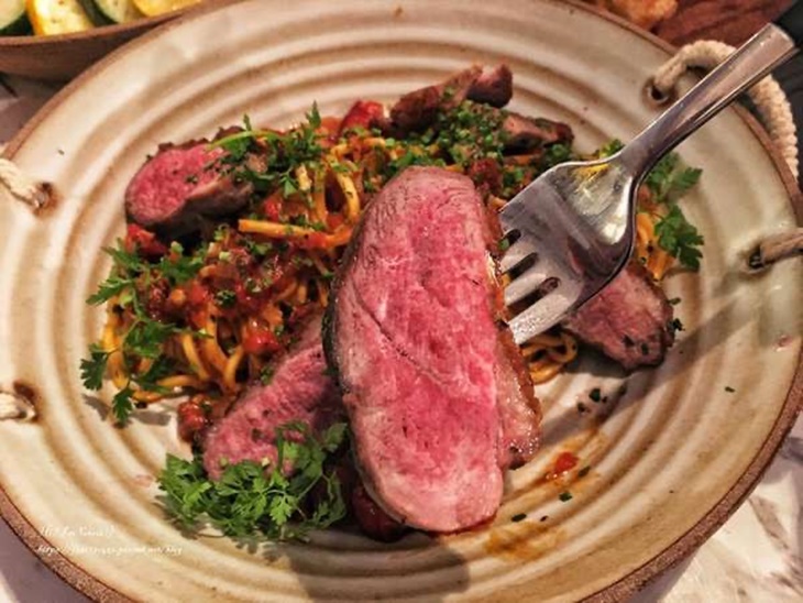 台北義大利麵 推薦：K.D Bistro Taipei酸豆鯷魚牛板腱手工細麵