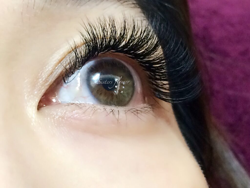 高雄美睫 推薦：睫魅花的接睫毛成果超濃密又捲翹