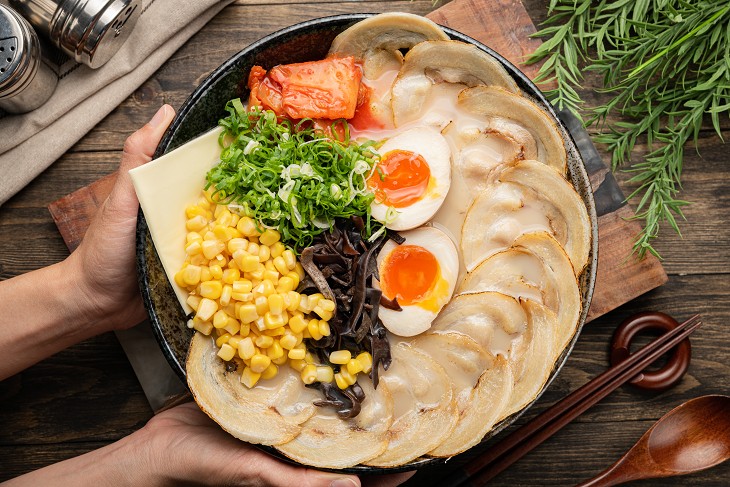 高雄日式料理 推薦：熊讚家日式拉麵超大份量肉多多日式拉麵單人餐