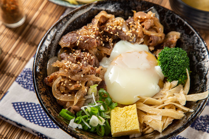 台中日本料理 推薦：心丼食堂炙燒牛五花丼