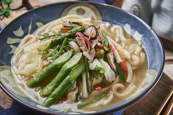 高雄日本料理 推薦：有樂町日本料理柴魚風味蔬食白烏龍