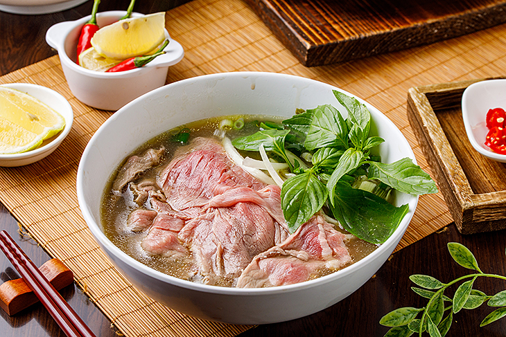 台北異國料理 推薦：依鼎越式美食鮮牛肉什錦湯河粉