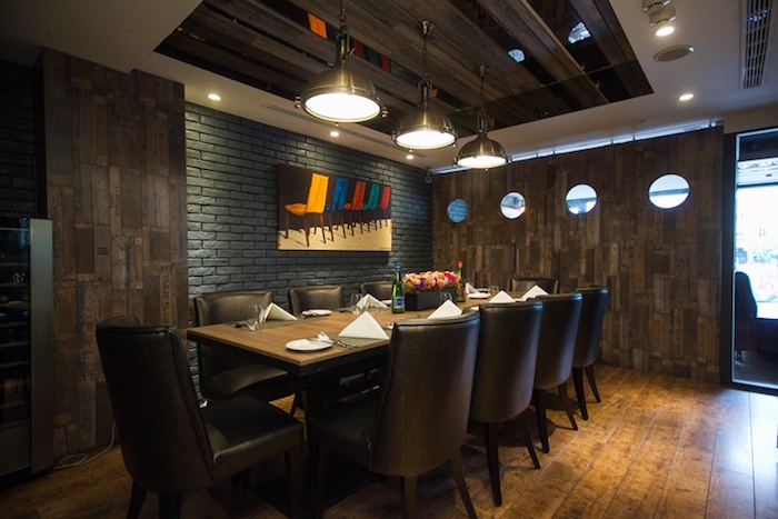 À Point Steak & Bar 艾朋牛排餐酒館