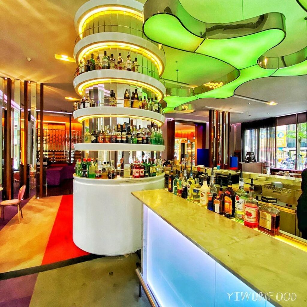 13 Bistro & Bar 