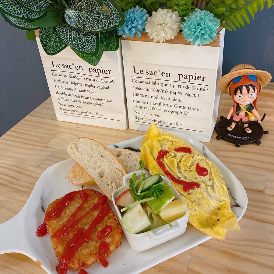 Eating brunch&dinner 