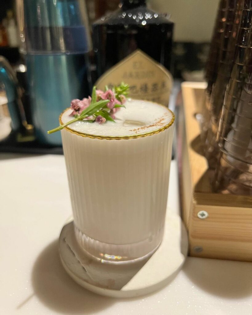 El Jardin Cocktail Bar