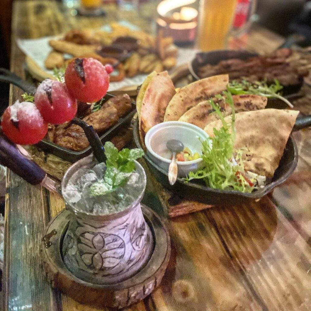藏匿餐酒館Hide out Lounge Bar & Bistro
