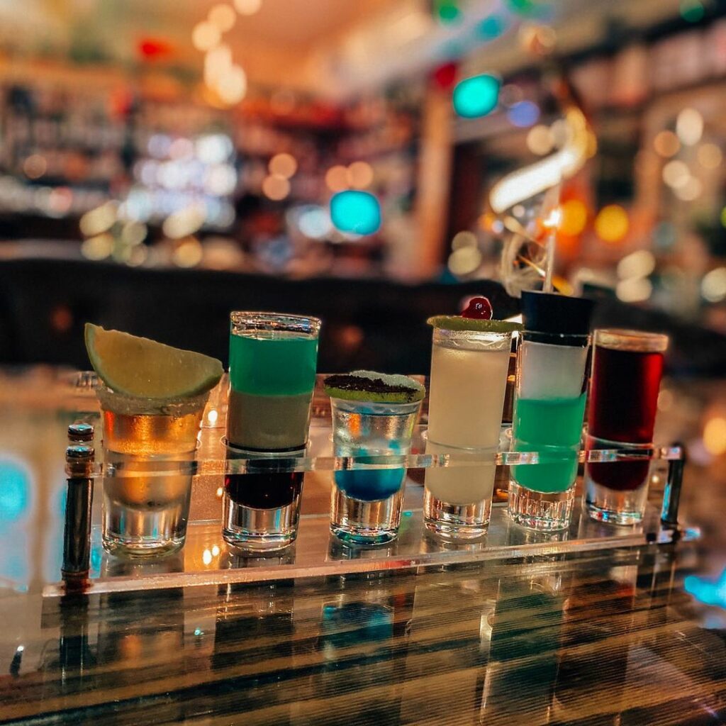 藏匿餐酒館Hide out Lounge Bar & Bistro