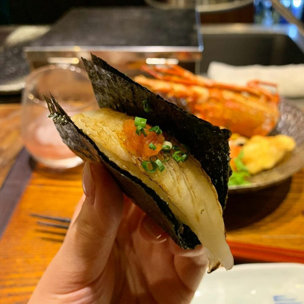 坐著做。壽司本店