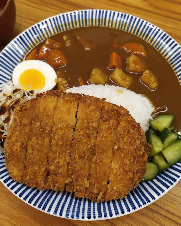 上街吃吃 咖哩/日式炸雞 專門店