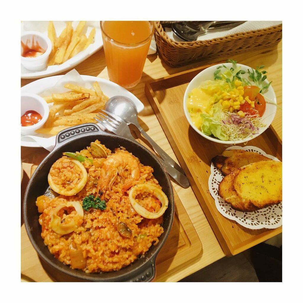 歐兔啡食館（圓山捷運館）