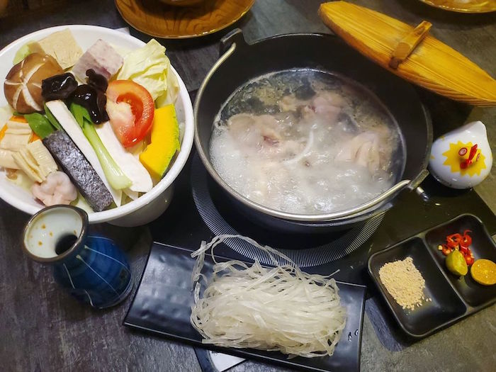 雞椰爺 椰子雞鍋物料理
