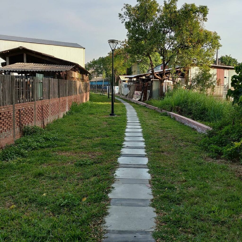 新港鐵路公園
