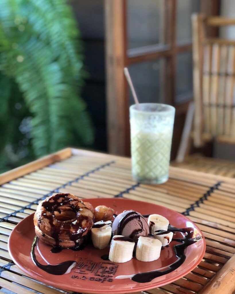 凹凸咖啡館