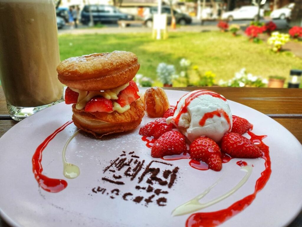 凹凸咖啡館