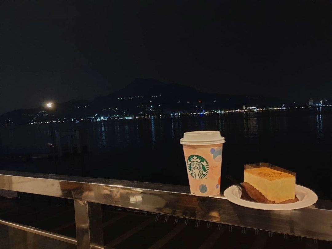 星巴克(河岸門市)