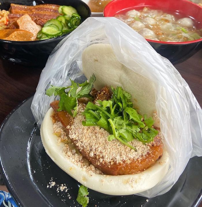 一甲子餐飲 - 祖師廟焢肉飯、刈包