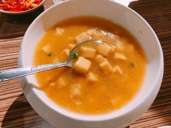 塘閣私房料理小館的蟹黃嫩豆腐是招牌菜之一