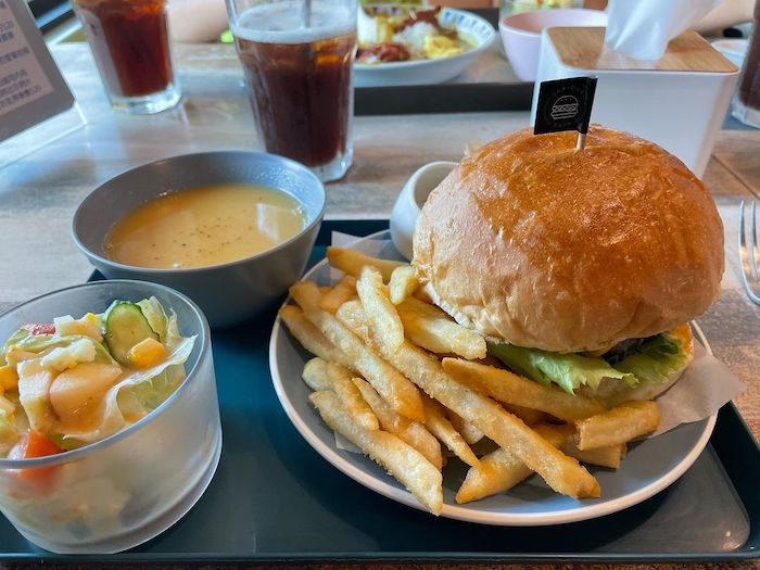Serious Cafe 西瑞司新美式餐飲