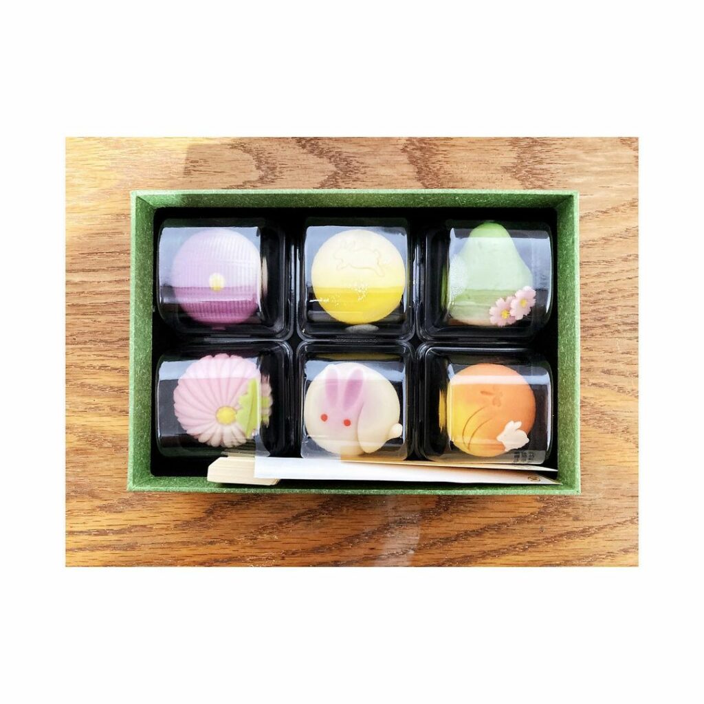 三日月茶空間