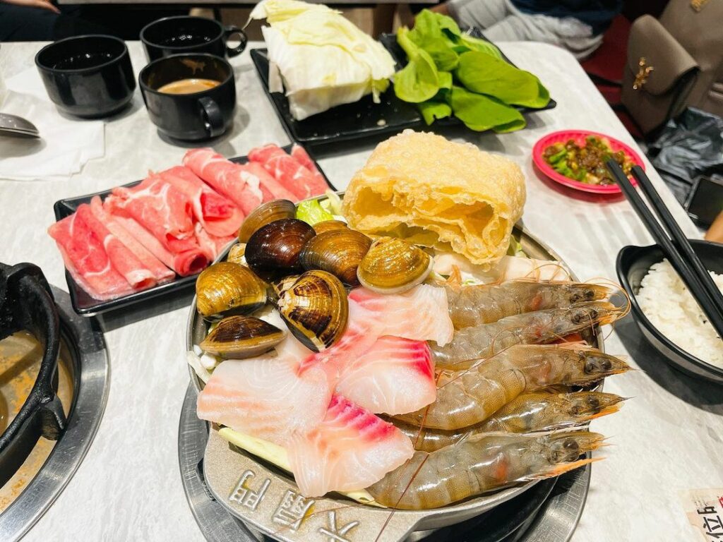 六扇門時尚湯鍋 (台東店)