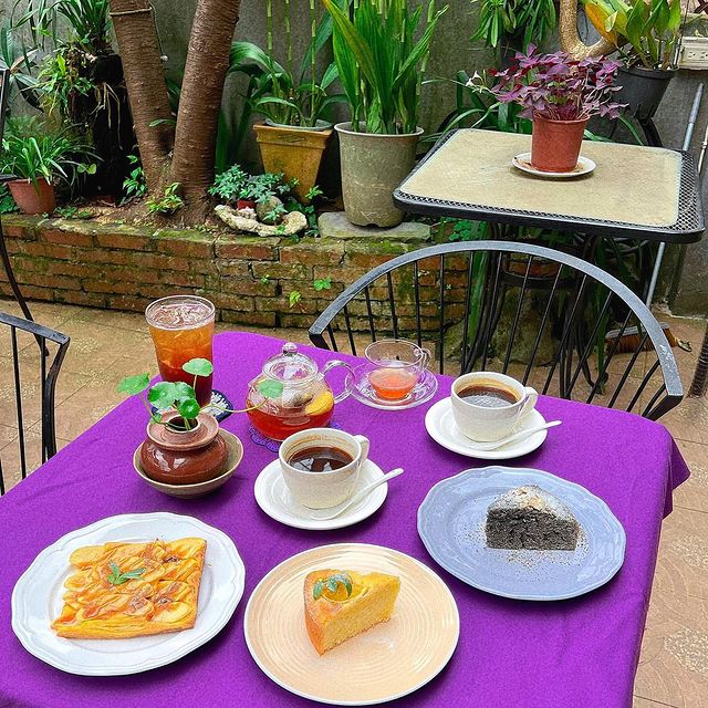 格子窗咖啡館