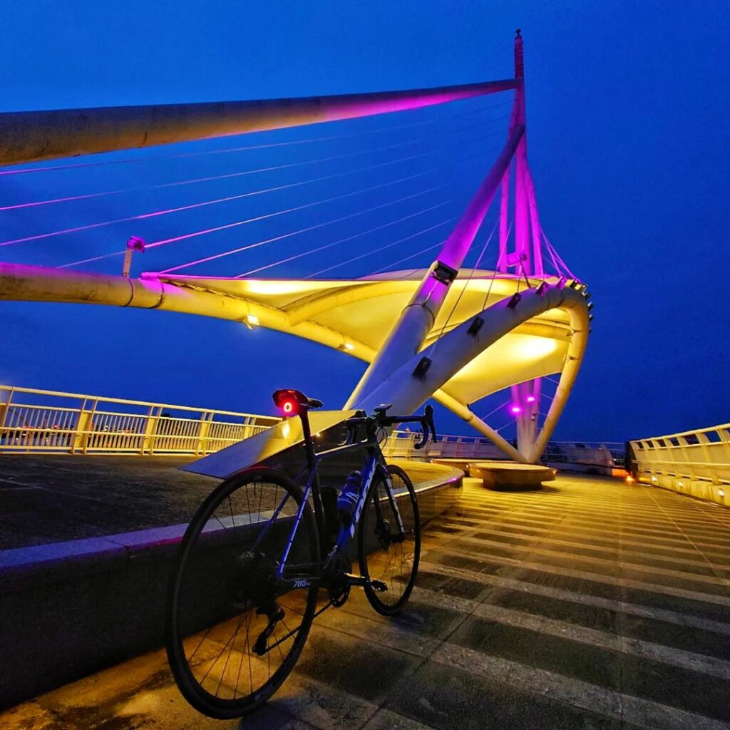 帆船造型遠雄左岸橋