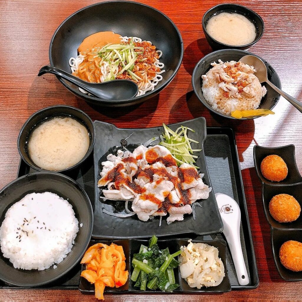 威廚食府