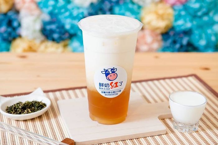 鮮奶紅了 自創手搖茶飲