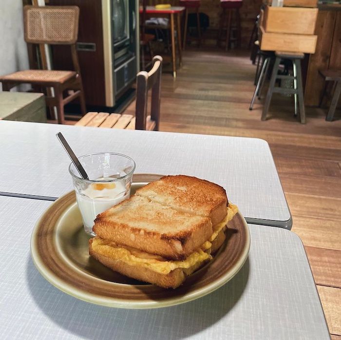 與路 Yu Lu Café