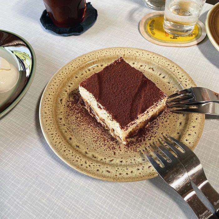 與路 Yu Lu Café