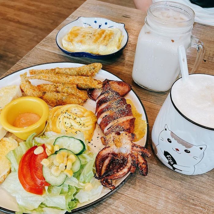 慵懶貓早午餐