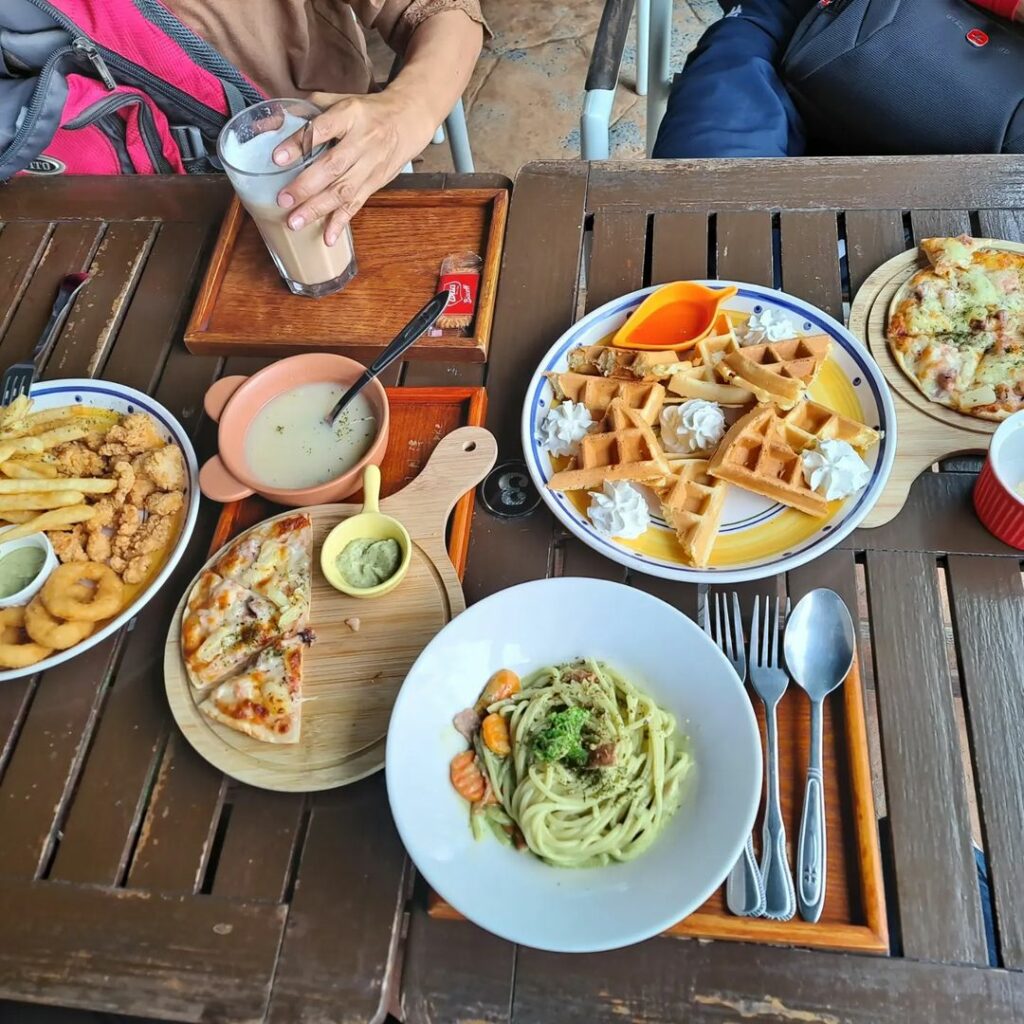 Moon Cafe' 日月潭水上明月咖啡館