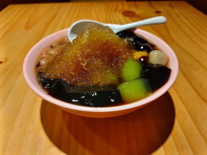 搗飛豆花 tofu pudding 豆漿＆糖水豆花